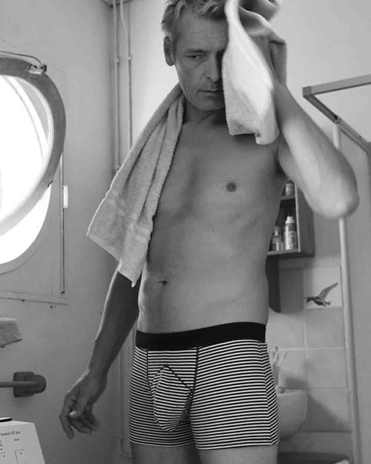 Vincent Demeaux, créateur de SABORDS®, portant le boxer anatomique qu’il a inventé et développé en France.